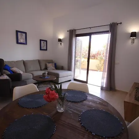 Modernes Ferienhaus Mit Grosser Gartenterrasse Sowie Meerblick Feriehus